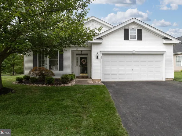 155 Minuteman Cir, Allentown, NJ 08501
