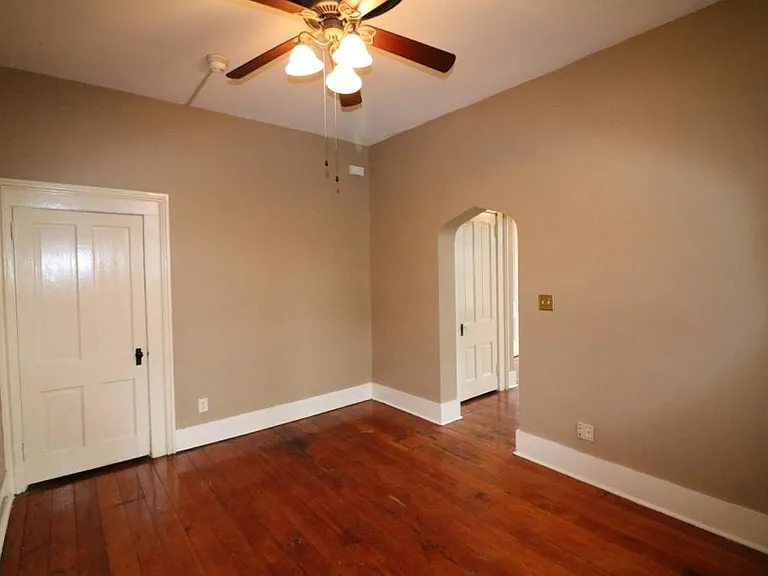 1316 E 10th St #1 — Photo 11