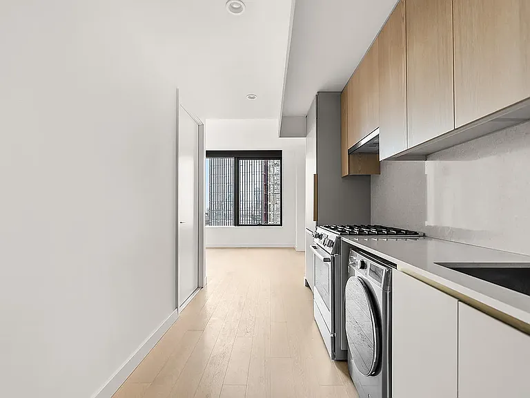 3 Court Sq #1006 — Photo 3
