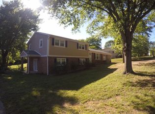 904 Richbourg Rd, Greenville, SC 29615