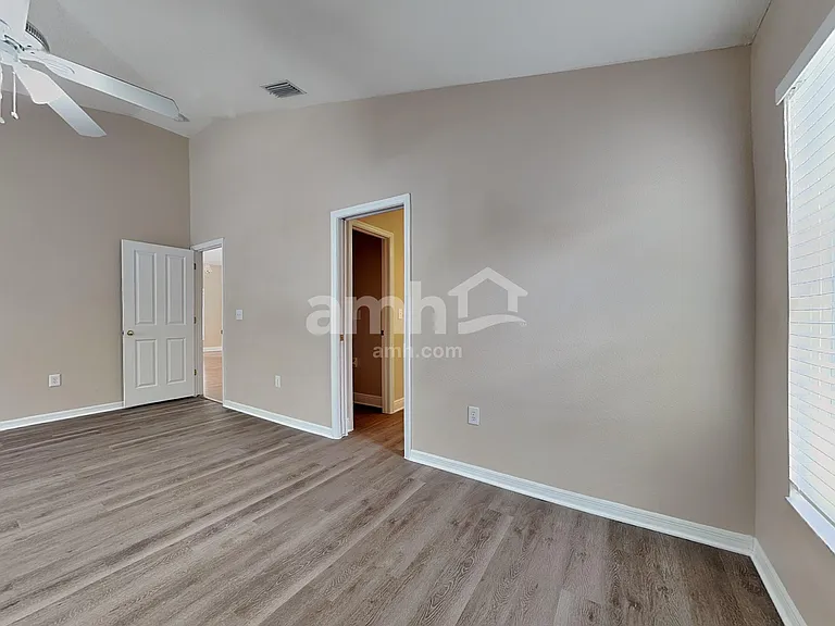 25008 Hyde Park Blvd — Photo 9