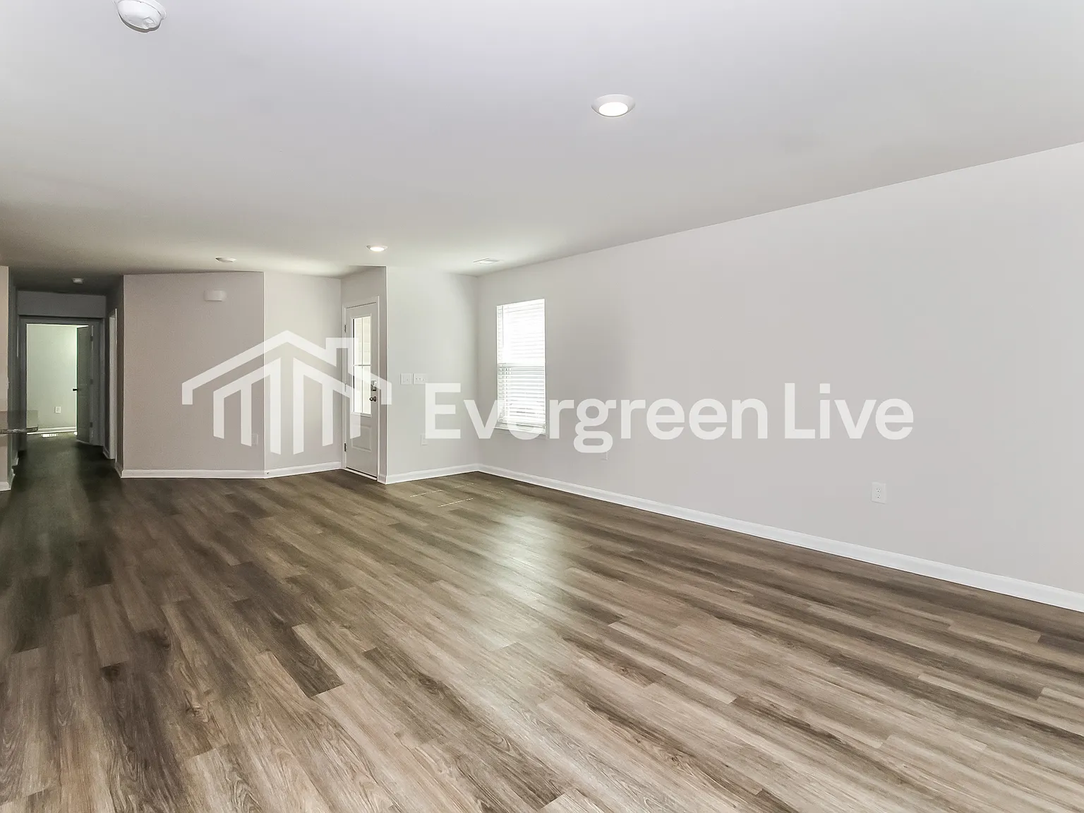 4 bed, 2.0 bath, 1597 sqft, $1,795 — Photo 3