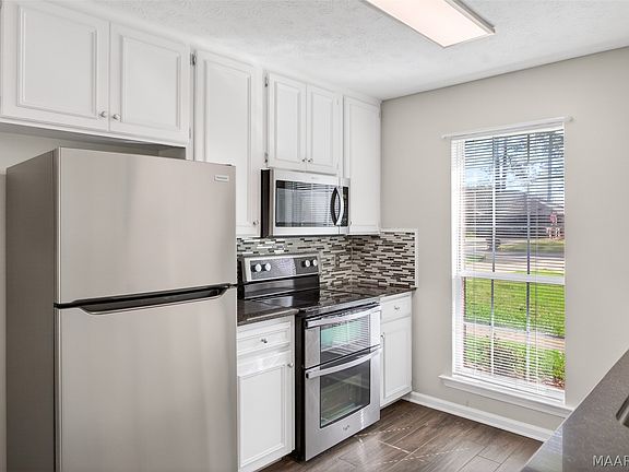 5th image of 1007 Stableway Rd