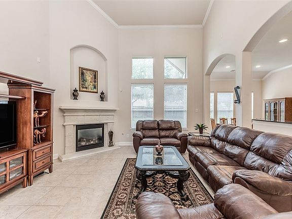 3rd image of 6102 Emberwood Falls Dr