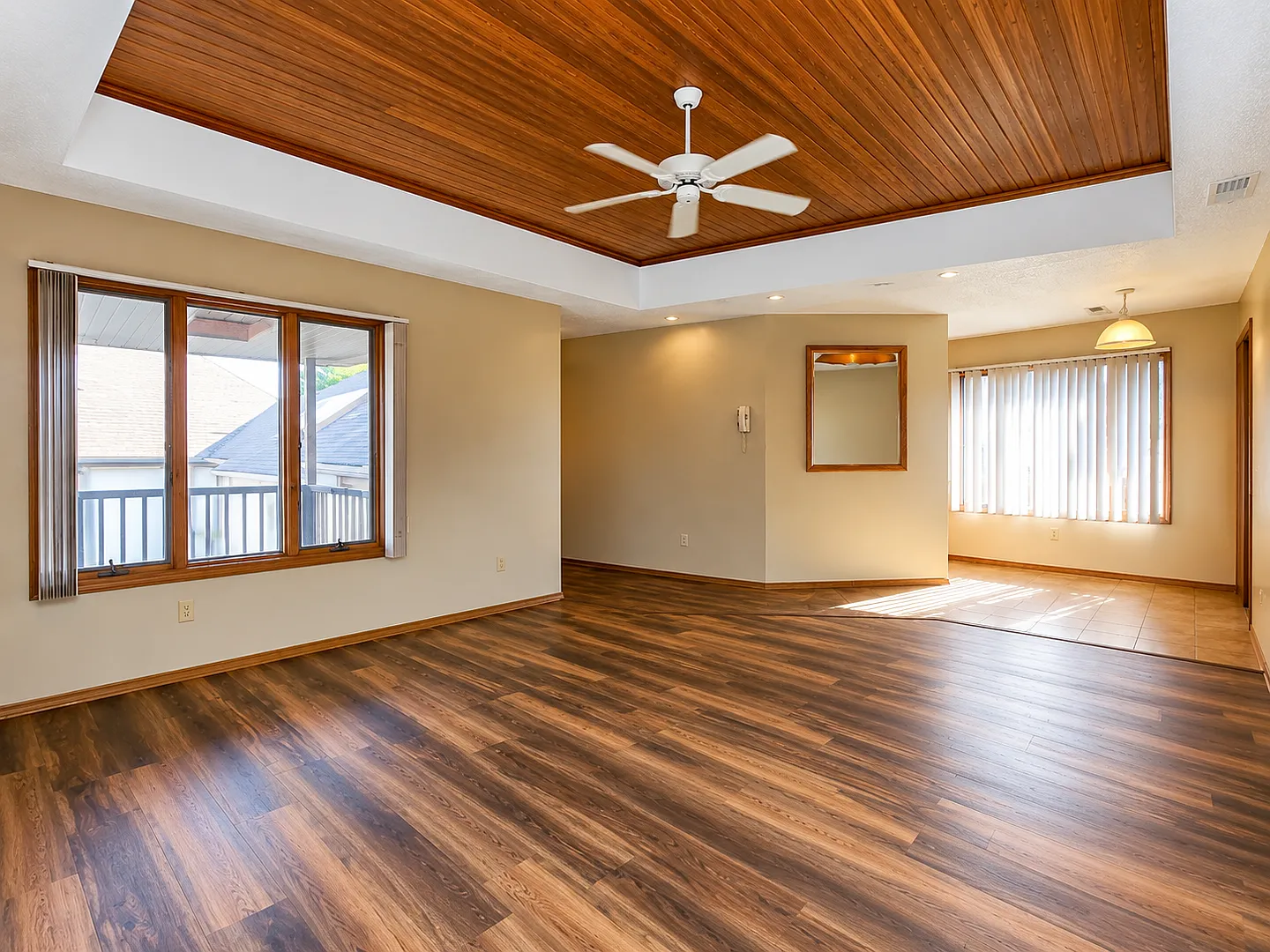 2 Bedroom | 1 Bath | Court Yard| Downtown | Close to MSU, Drury and Nightlife | Small Pets Welcomed — Photo 4