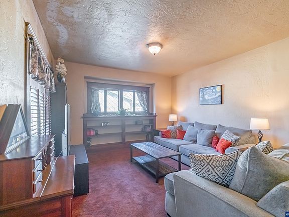 5th image of 363 S 2nd St