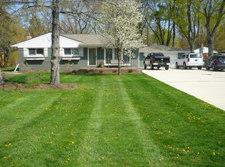 6422 Waldon Rd, Clarkston, MI 48346