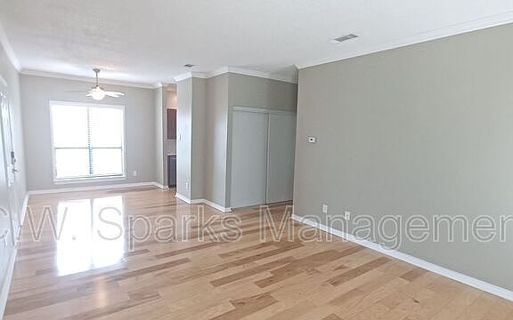 4th image of 5620 Live Oak St APT 307