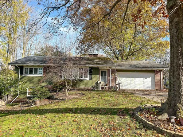 1624 Jeanwood Dr, Elkhart, IN 46514
