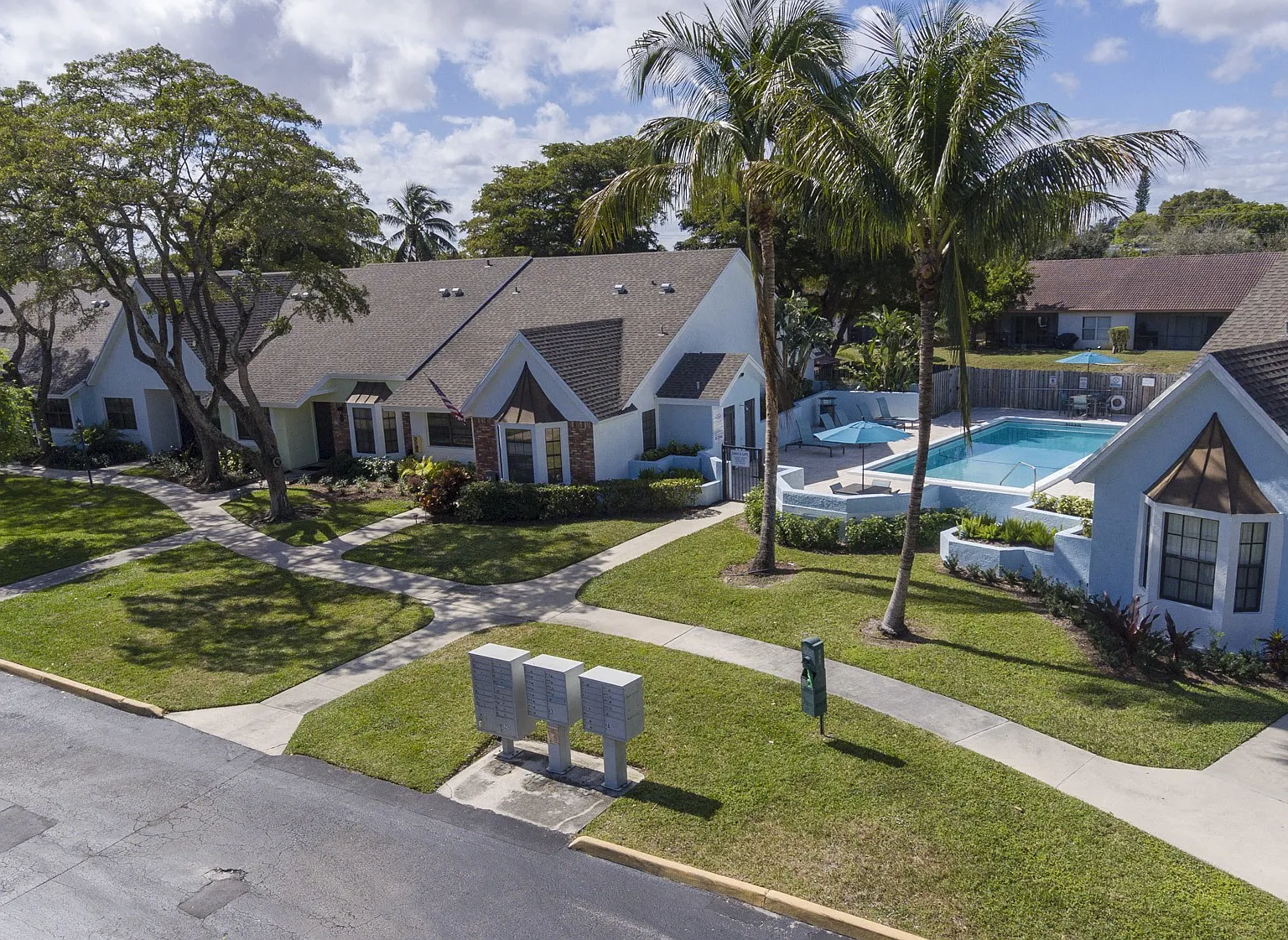 Lilac Village Boca Raton Apartments — Photo 1