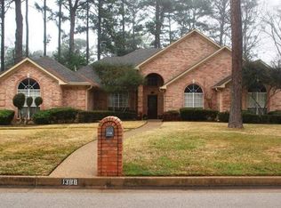 1388 Luann Ln, Tyler, TX 75703
