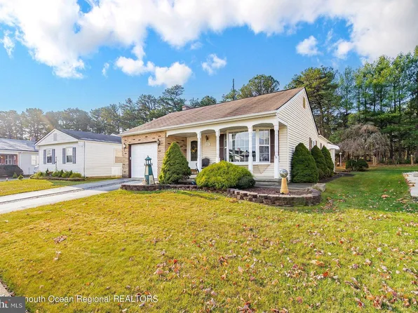 176 Pulaski Blvd, Toms River, NJ 08757