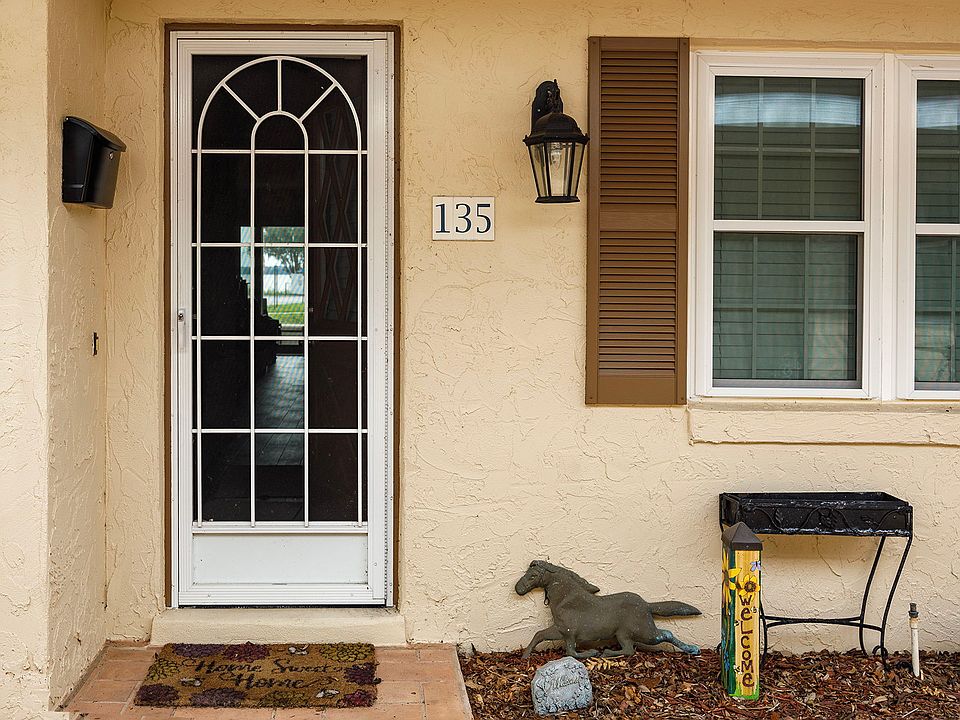 135 E Central Ave Howey in the Hills,, FL 34737