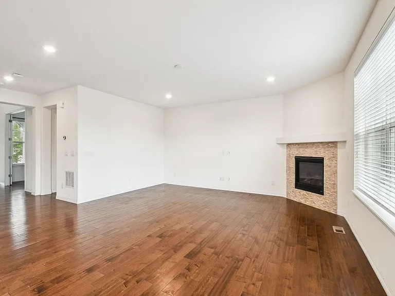 8910 Azalea Ct — Photo 15