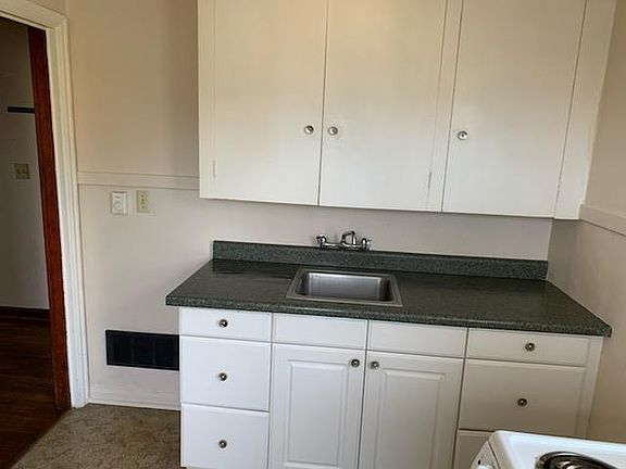 2nd image of 2608 E Evergreen Blvd