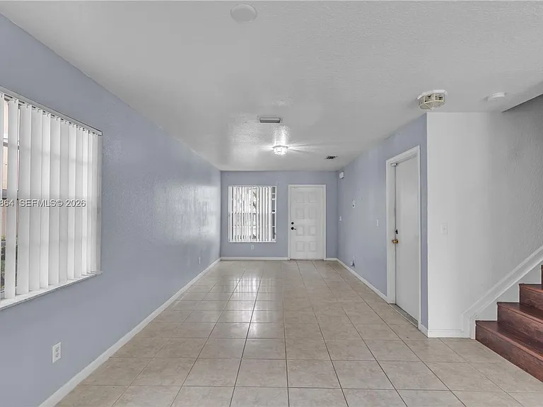 2400 SW 87th Way — Photo 5