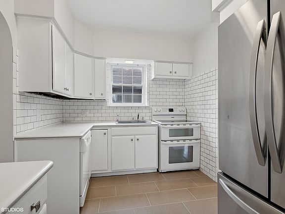 4th image of 9330 S Clifton Park Ave