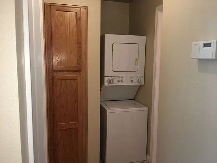181 Hillcrest Dr #F — Photo 9