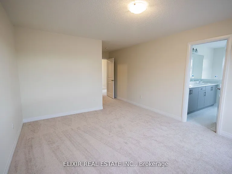 20 Molnar Cres — Photo 13