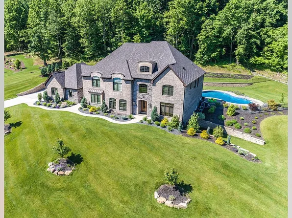 1316 Woodbridge Dr, Latrobe, PA 15650