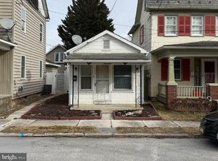14 Charles St, Hanover, PA 17331