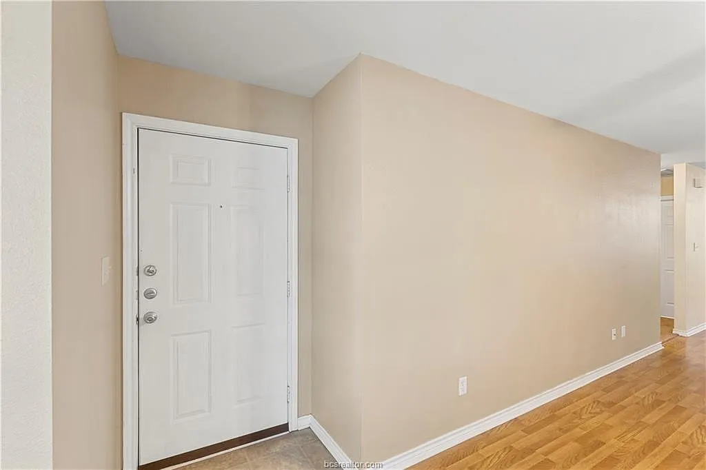 3 bed, 1400 sqft, $1,450 — Photo 3