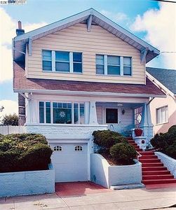 5443 Lawton Ave, Oakland, CA, 94618