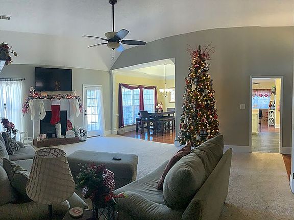 3rd image of 4871 Somerset Dr