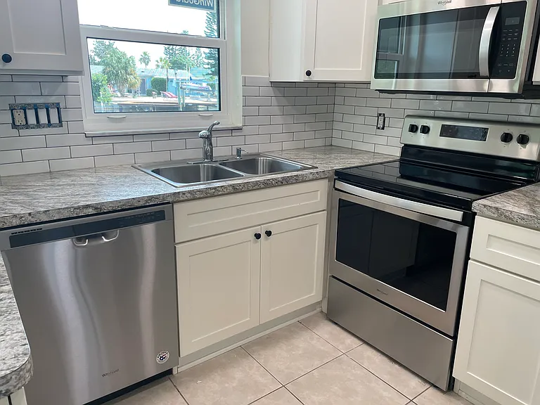 13636 Veronica Dr — Photo 9