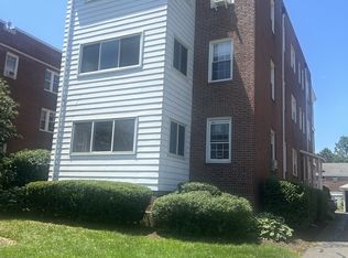 31 Robin Rd #3, West Hartford, CT 06119