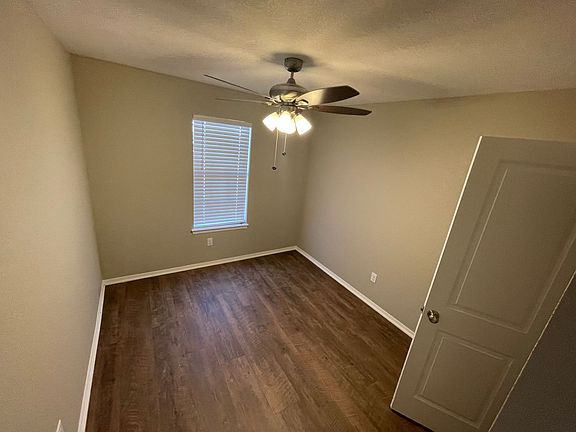 4th image of 202 Dogwood St #Dg-1