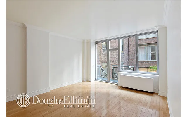Rented by Douglas Elliman | media 38