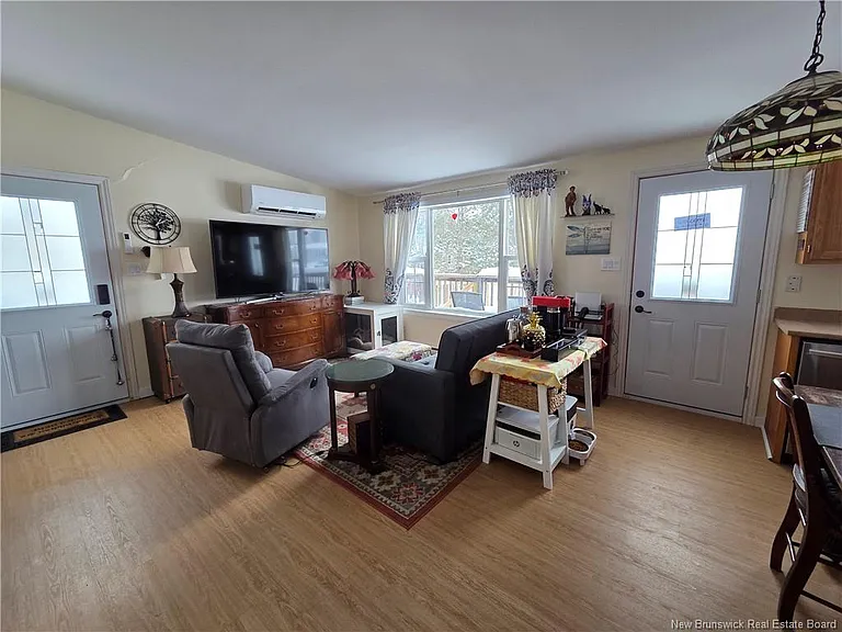 36 Hayward Ln — Photo 4