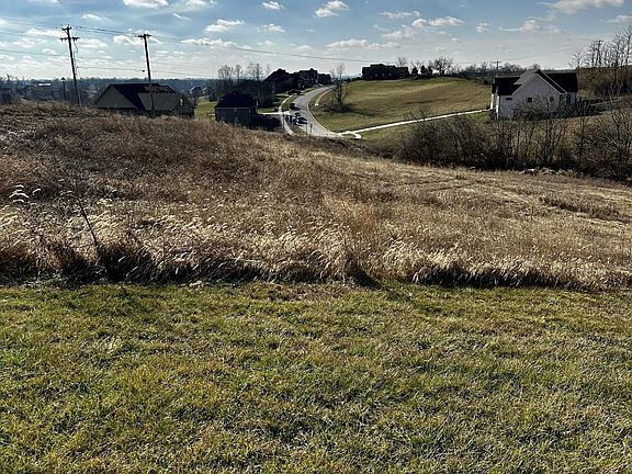 3rd image of 104 Tuscany Way
