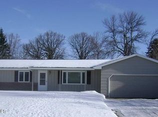 107 Circle Dr, Thief River Falls, MN 56701