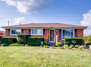 6011 Rocky Mountain Dr, Louisville, KY 40219