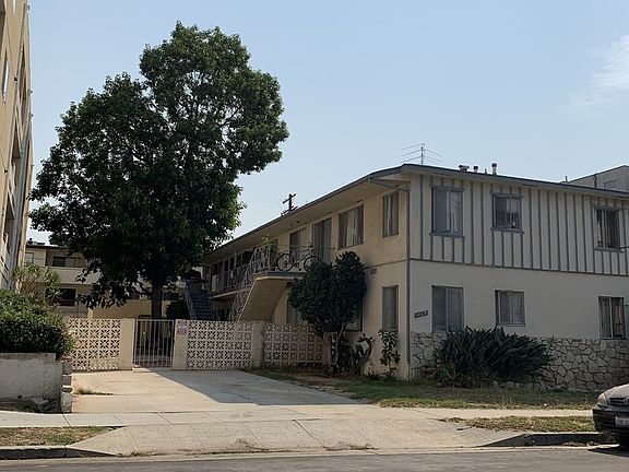 3rd image of 1828 Butler Ave