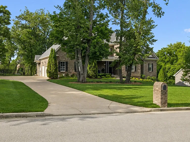 8231 Glover Dr — Photo 72