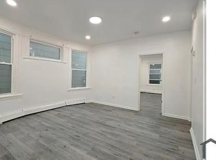 872 S 16th St #1, Newark, NJ 07108