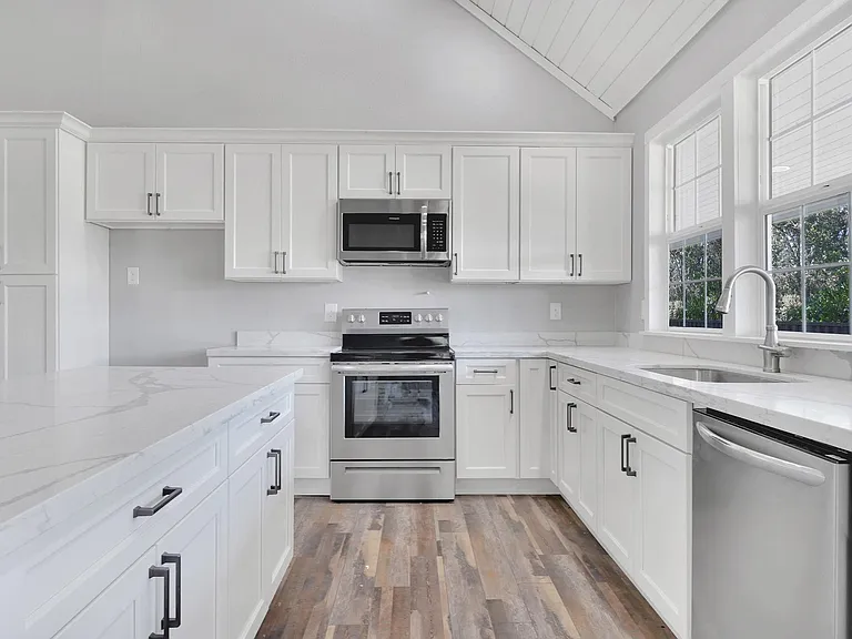 153 Badger St — Photo 4