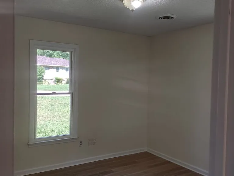 643 Folkstone Rd — Photo 16