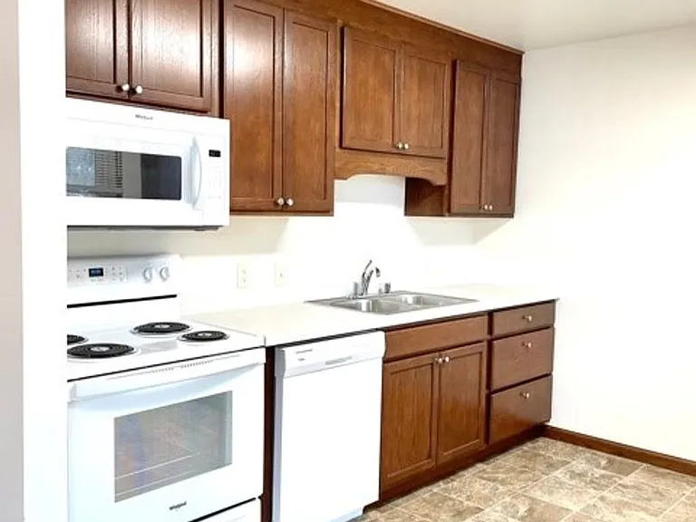 3396 Stein Blvd — Photo 2