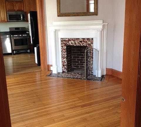 4th image of 411 Breckenridge St #1