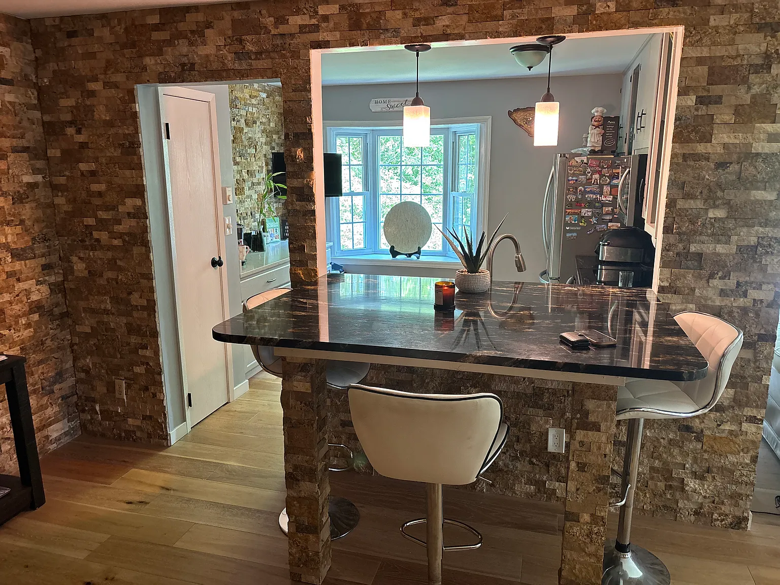 3 bed, 1397 sqft, $1,850 — Photo 2