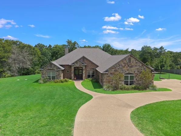 4698 River Valley Dr, Bryan, TX 77808