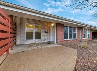 8522 Old Bonhomme Rd, Saint Louis, MO 63132