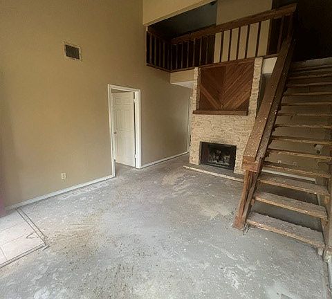 2nd image of 2140 Pearl St APT 203