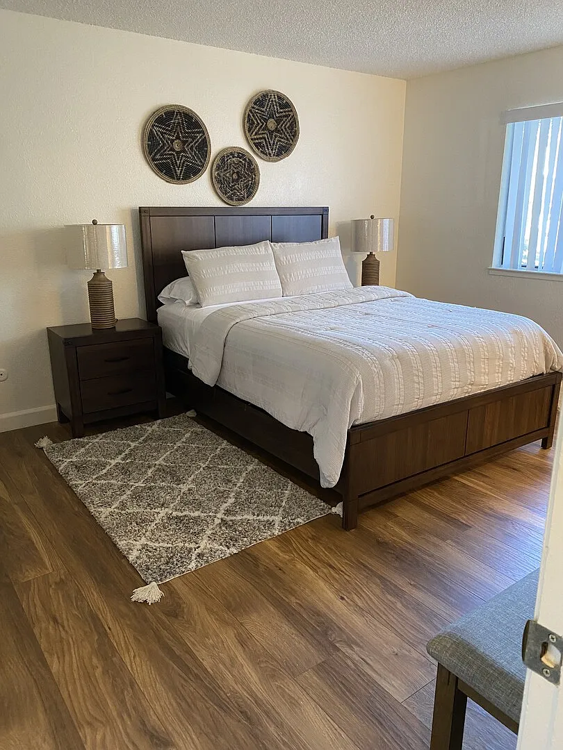 Modesto gated 2 Bdrm/2 Ba unit nr shopping, eateries, in unit washer — Photo 4