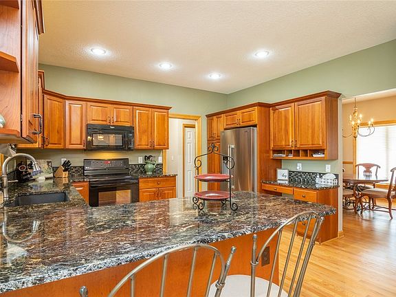 4th image of 9273 NW Lakeridge Ln