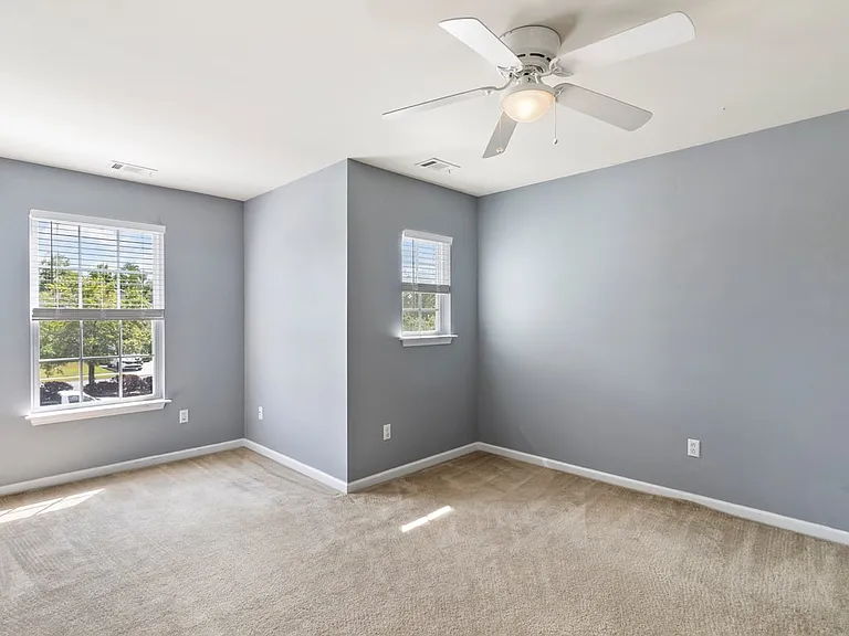 47 Glenwood Ct — Photo 23